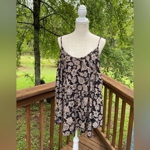 Honey punch Black Floral Cold Shoulder Long Sleeved Mini Dress